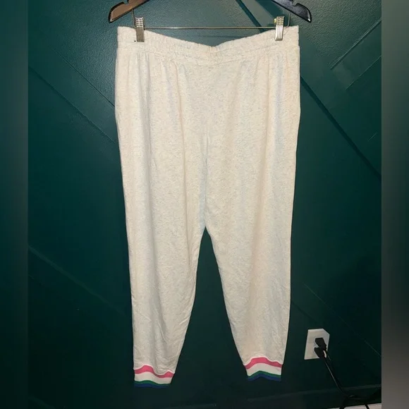 Nike Women’s White Sweatpants - Picture 2 of 3